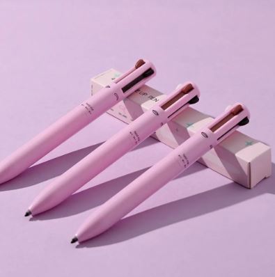 Stylo de maquillage 4 en 1 : Votre Allié Beauté Tout-en-Un pour un Look Parfait !