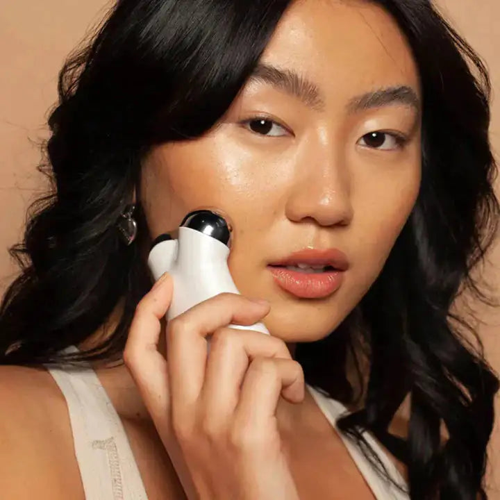 Révélez Votre Èclat : L'Accessoire Essentiel pour un Teint Radieux et Naturel , Osez l'Innovation : Le secret d'une Peau Rayonnante en Un Clin d'Oeil